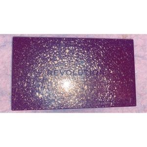 Makeup revolution jewel collection- deluxe palette